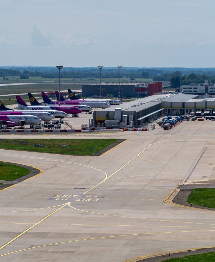 airport-featured airport-featured