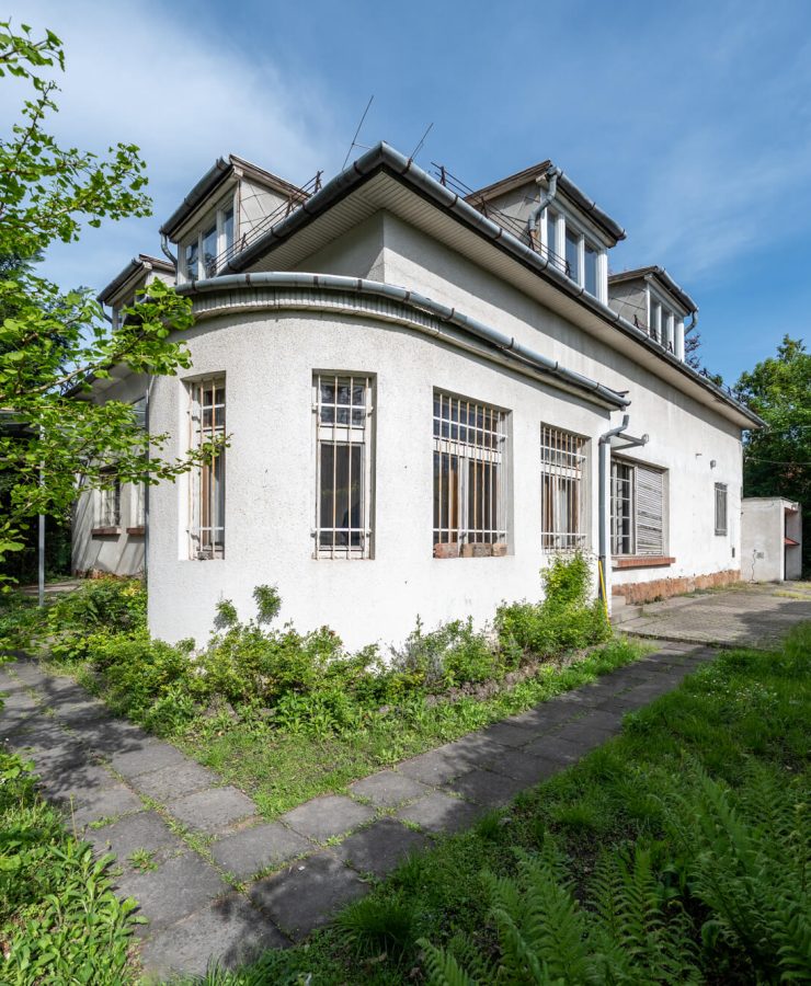 esterhazy-villa-featured esterhazy-villa-featured